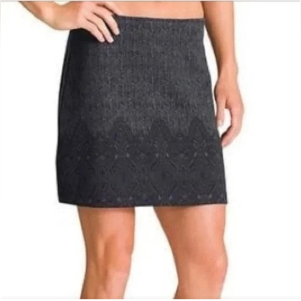 New Athleta women's gray black printed tech‎ sbmon skirt size S